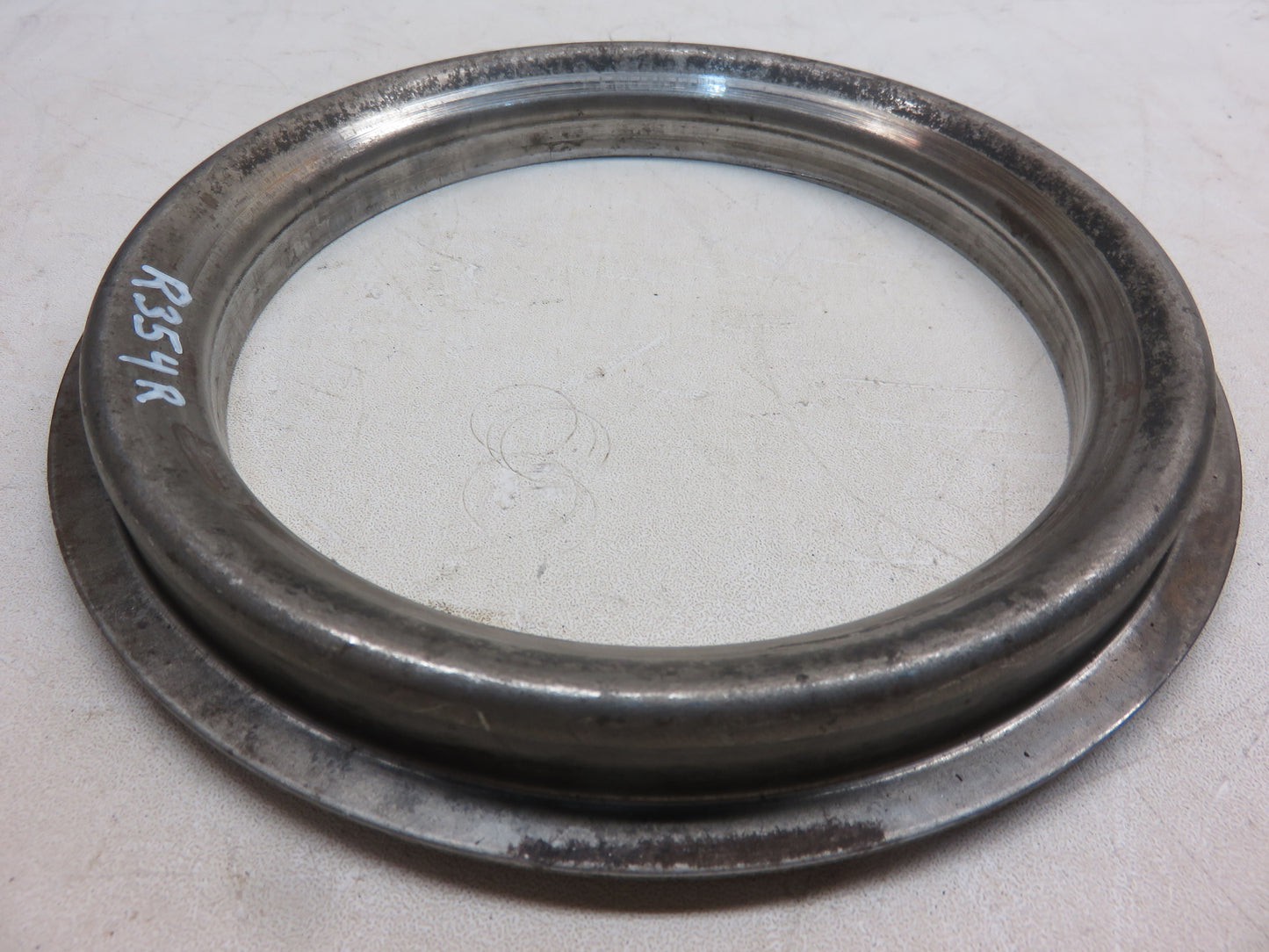 R354R John Deere Crankshaft Oil Slinger For R, 80, 820, 830, 840