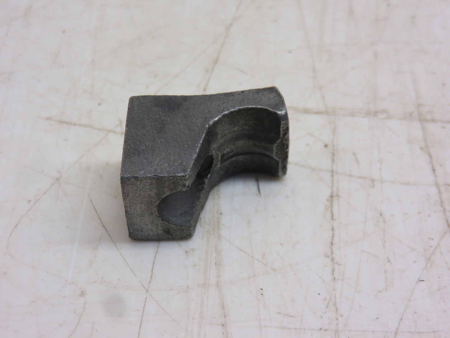 R26629 John Deere Rockshaft Cable Clamp For 2510, 3010, 3020, 4010