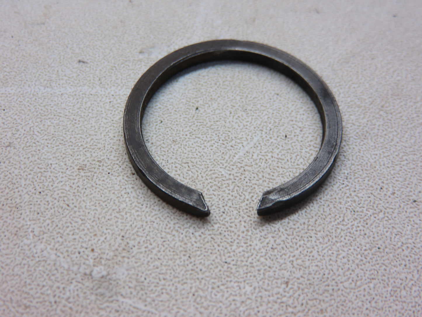 R271R John Deere Snap Ring For R, 50, 60, 80, 520, 620, 720, 820, 530, 630, 730, 830, 840