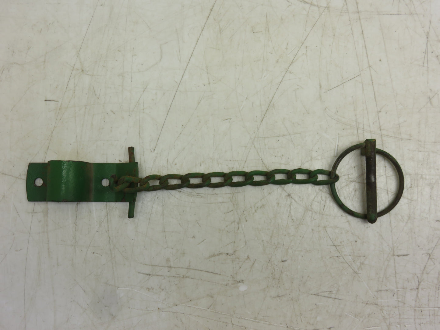 M2011T John Deere Clip And Chain For Left Inner Lift Arm For 40, 320, 330, 420, 430, 1010
