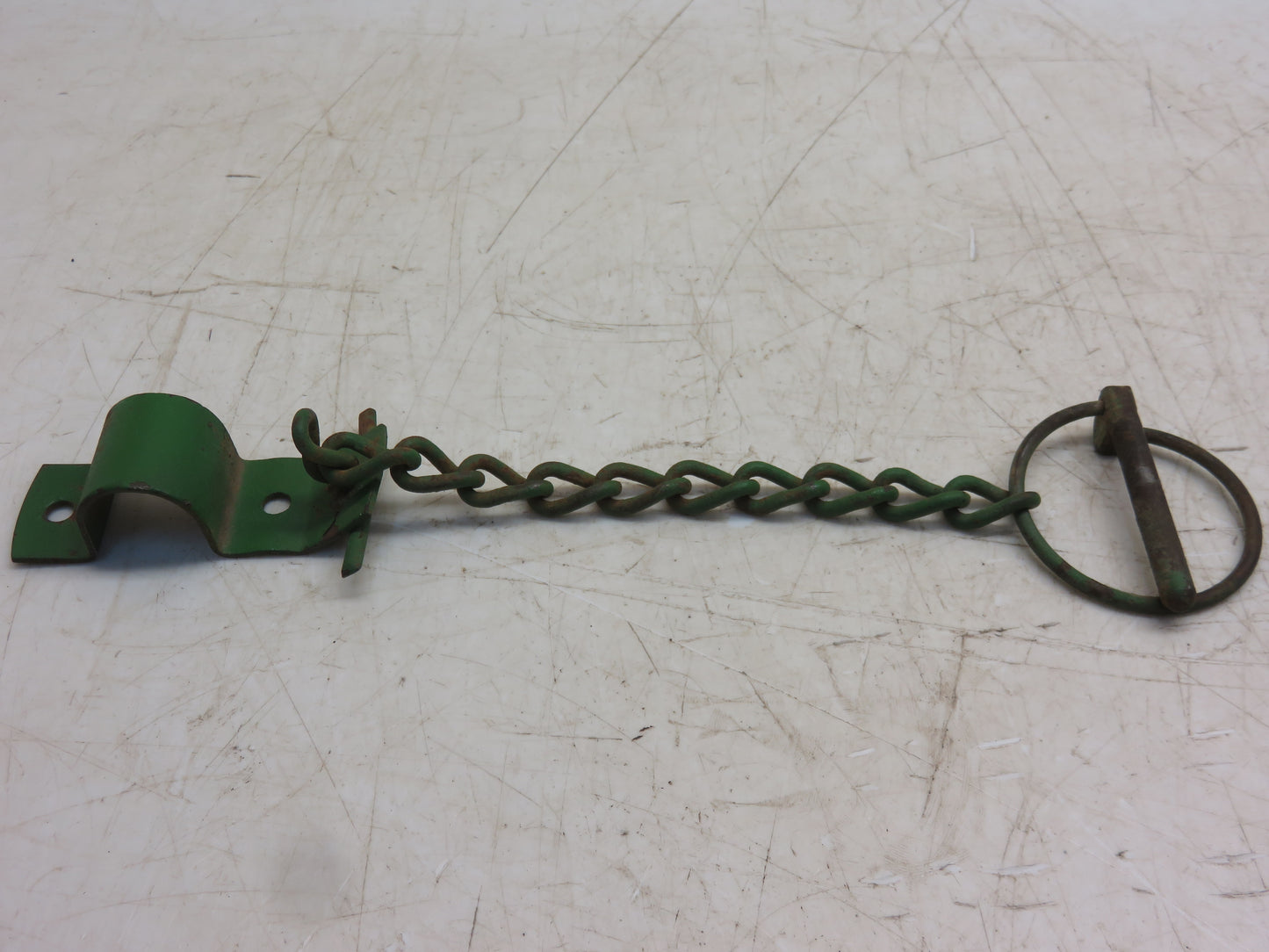 M2011T John Deere Clip And Chain For Left Inner Lift Arm For 40, 320, 330, 420, 430, 1010