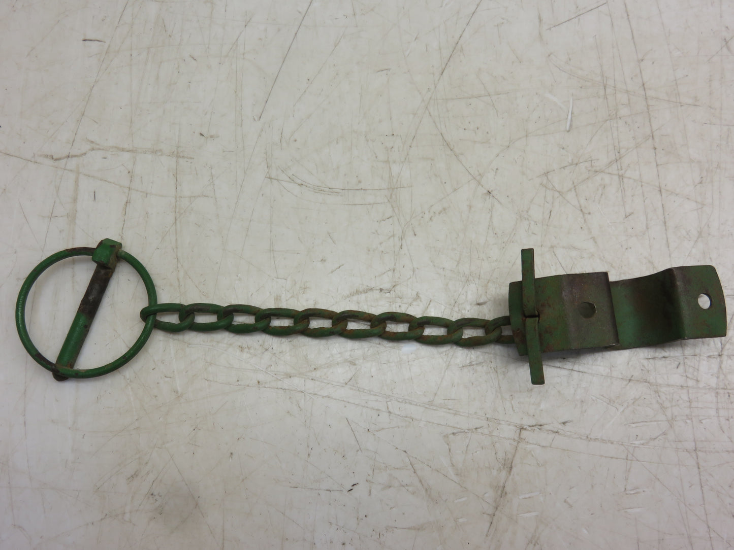 M2011T John Deere Clip And Chain For Left Inner Lift Arm For 40, 320, 330, 420, 430, 1010