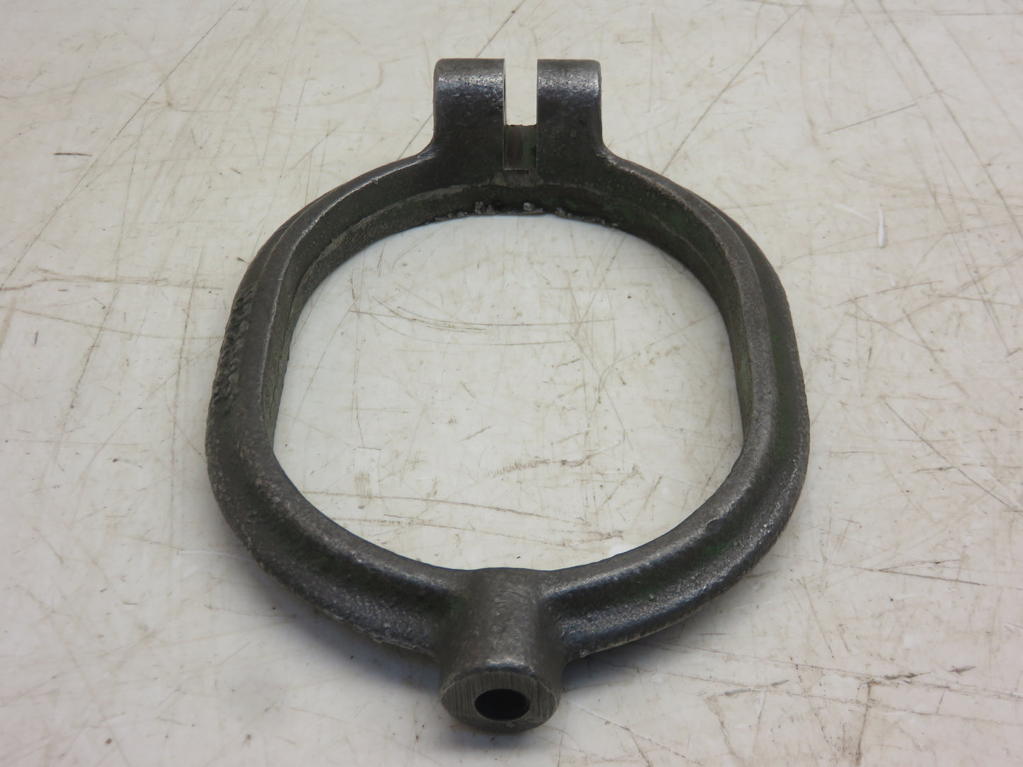 B2289R John Deere Starter Yoke For B, 50, 520