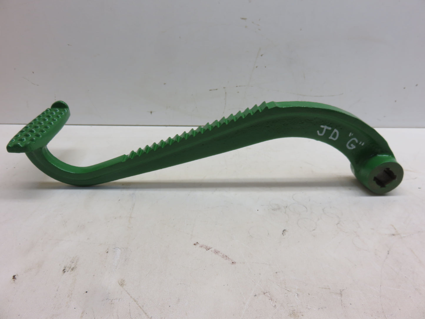 A88R John Deere Right Hand Brake Pedal For A, G, 60, 70, 520, 620, 720