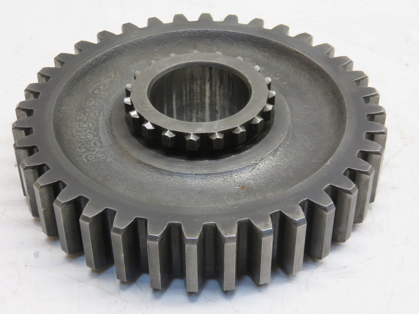 R26999 John Deere 1000 RPM PTO Gear For 4010