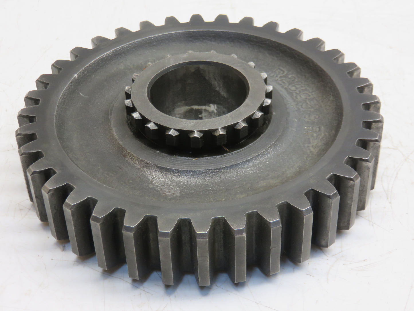 R26999 John Deere 1000 RPM PTO Gear For 4010