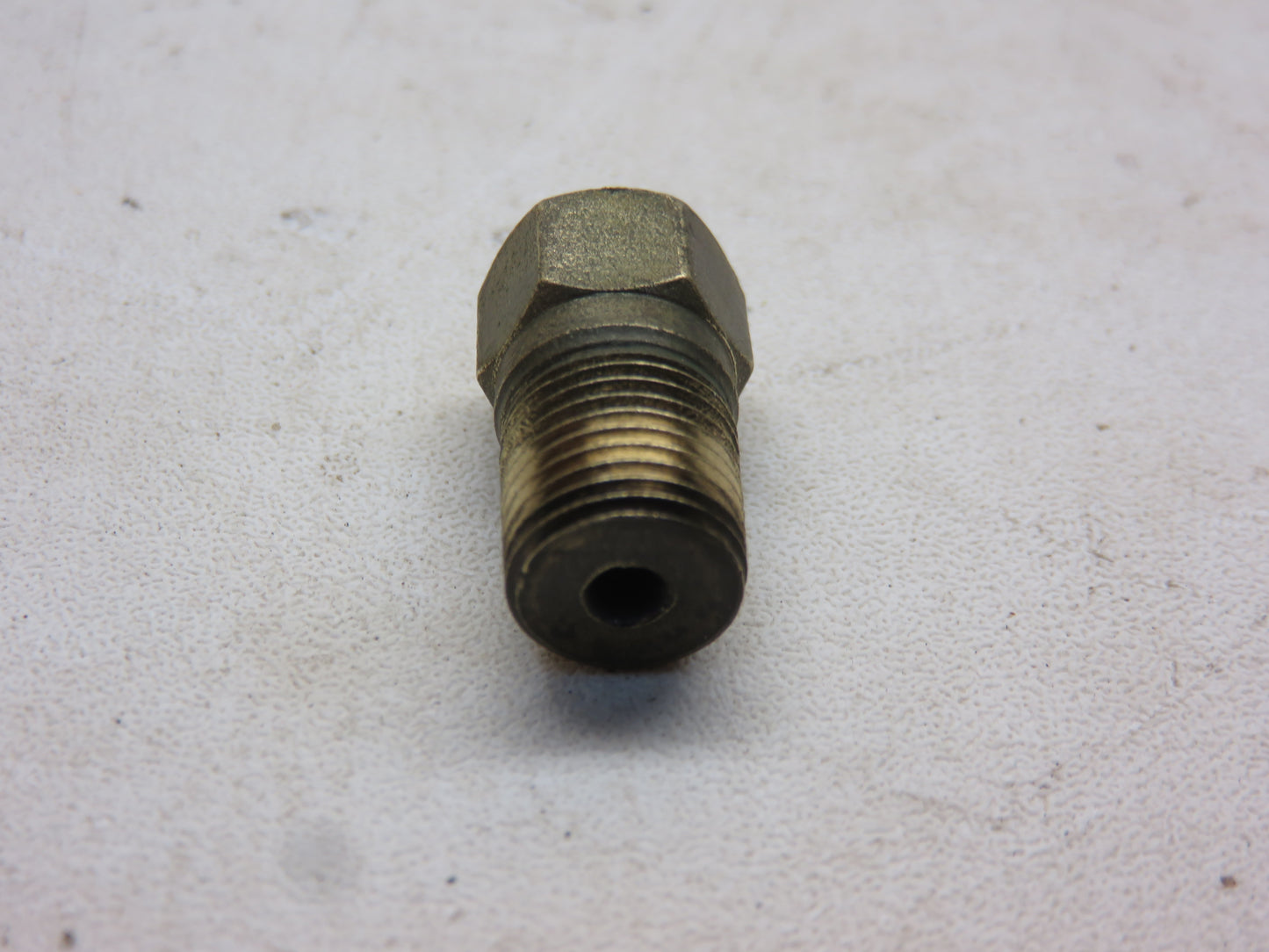 AM235T John Deere Oil Line Connector For M, 40, 320, 420, 330, 430, 2010