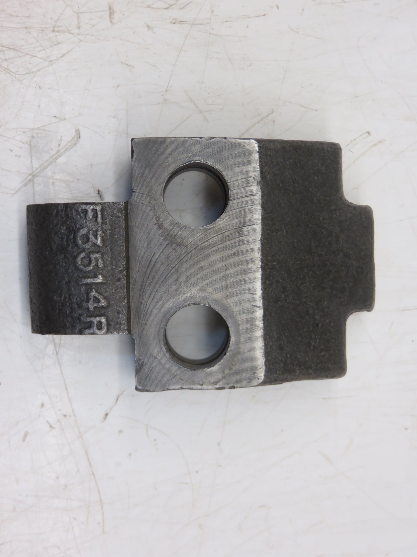 AF3713R, F3514R John Deere Steering Vane Bracket For 520, 620, 720, 530, 630, 730