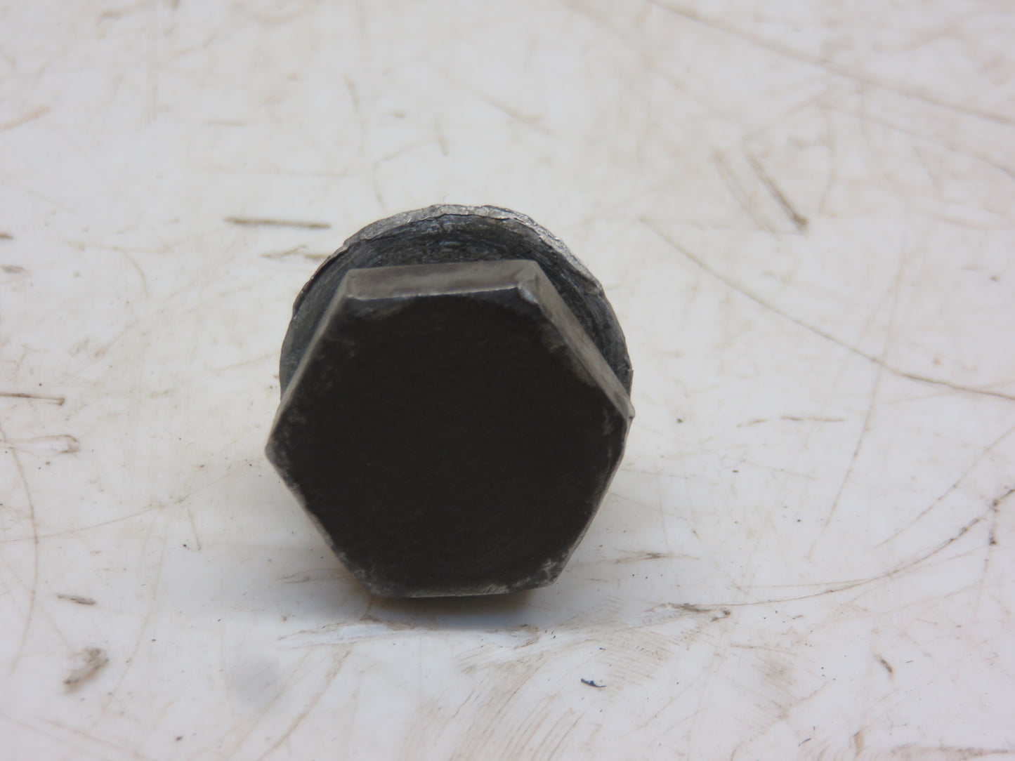 R228R John Deere Drain Plug For R, 50, 60, 70, 80, 520, 620, 720, 820, 530, 630, 730, 830
