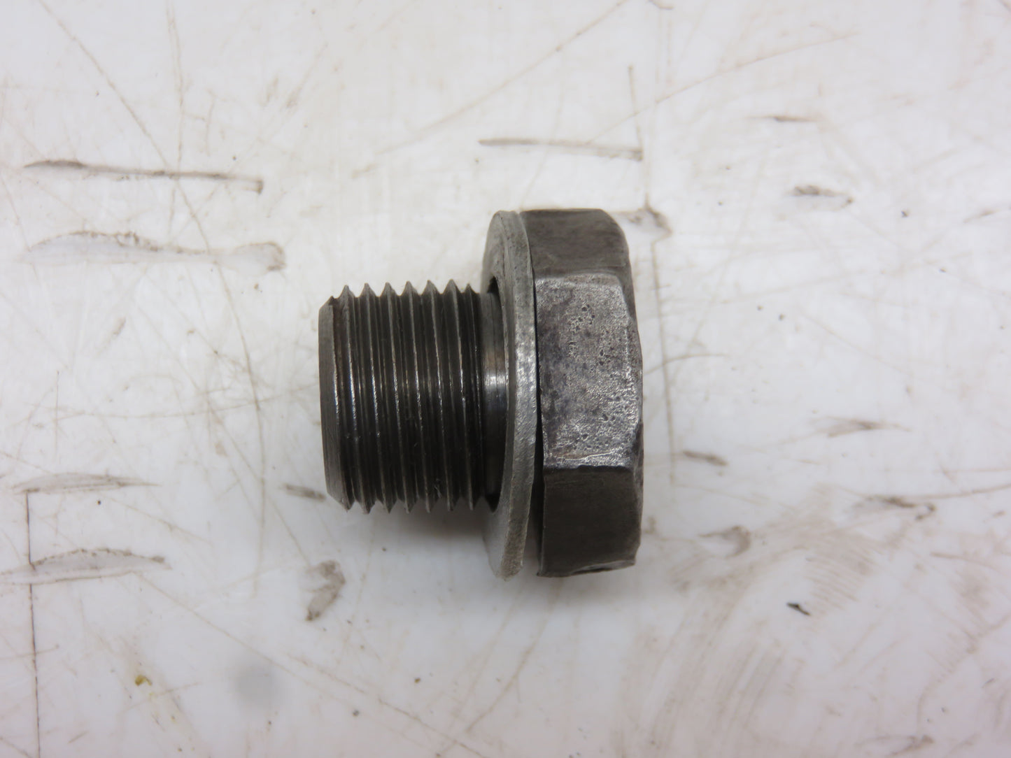 R228R John Deere Drain Plug For R, 50, 60, 70, 80, 520, 620, 720, 820, 530, 630, 730, 830