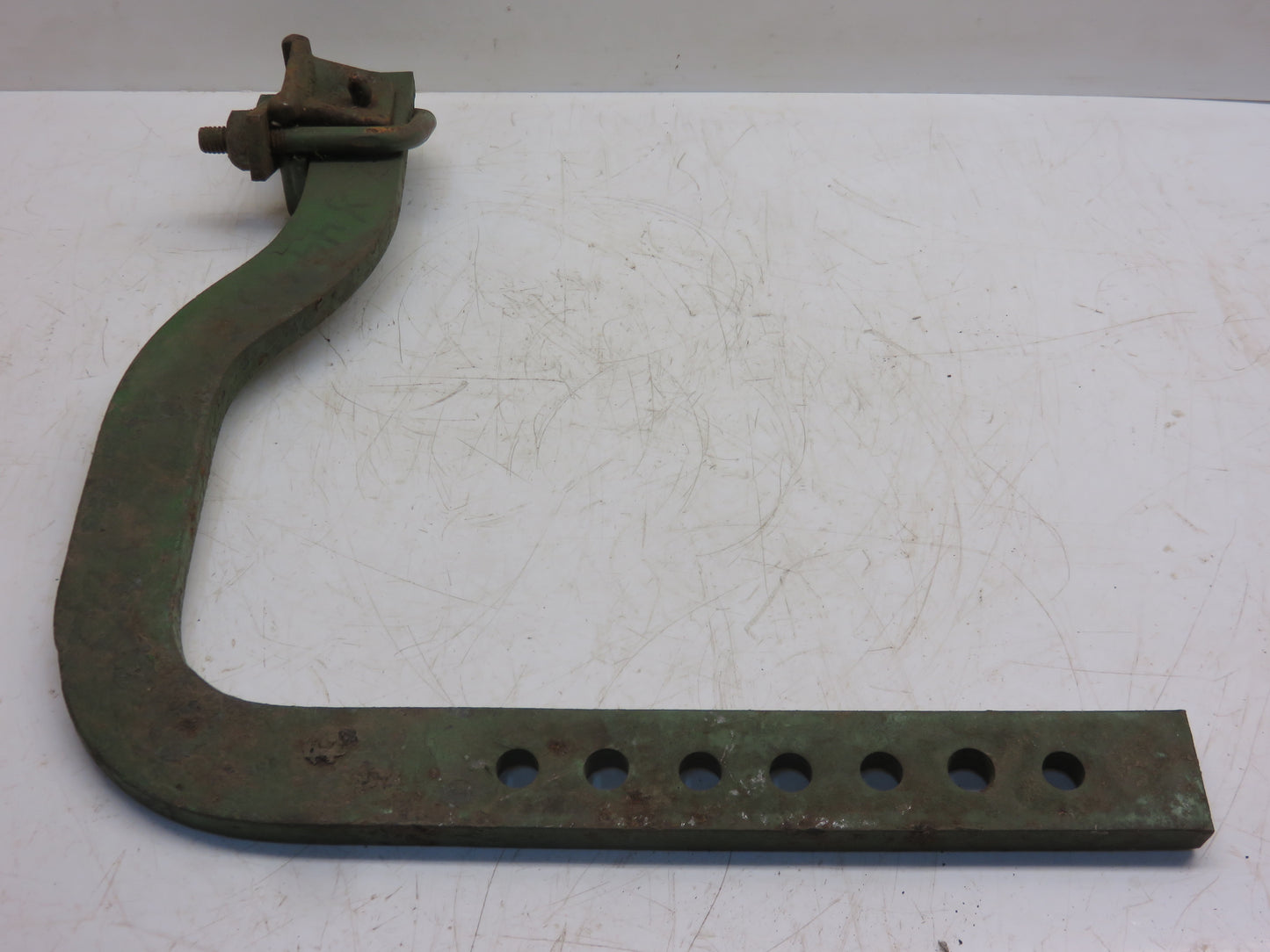 Y4443B John Deere NOS Low Wheel Bracket For 22, 22A, 999L, 919L Corn Planter