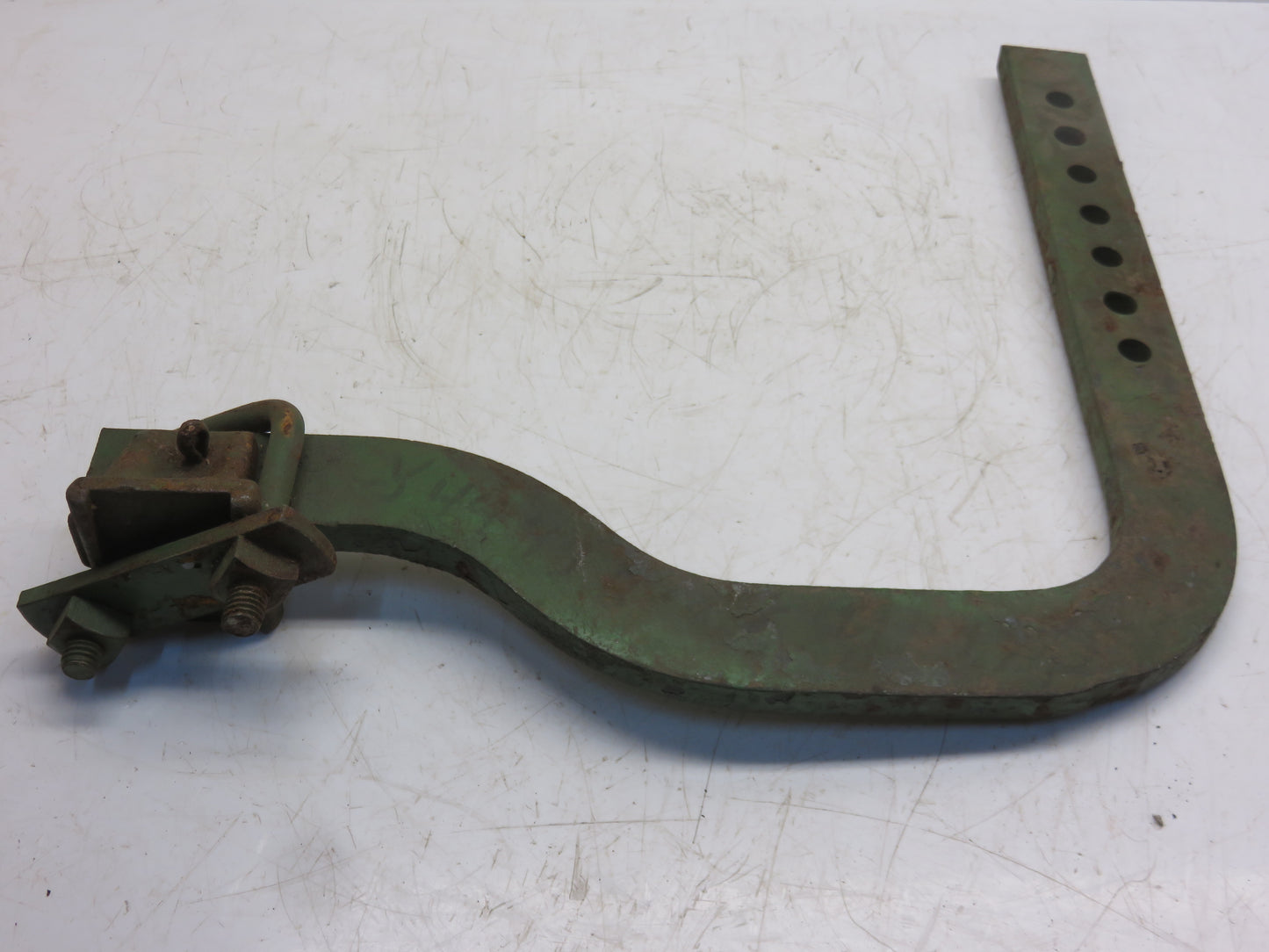Y4443B John Deere NOS Low Wheel Bracket For 22, 22A, 999L, 919L Corn Planter