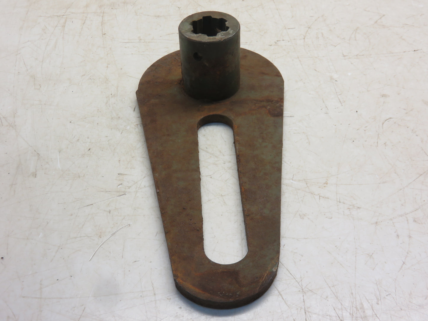 AM2011E John Deere NOS Front Needle Lift Arm For 114W, 116W Balers