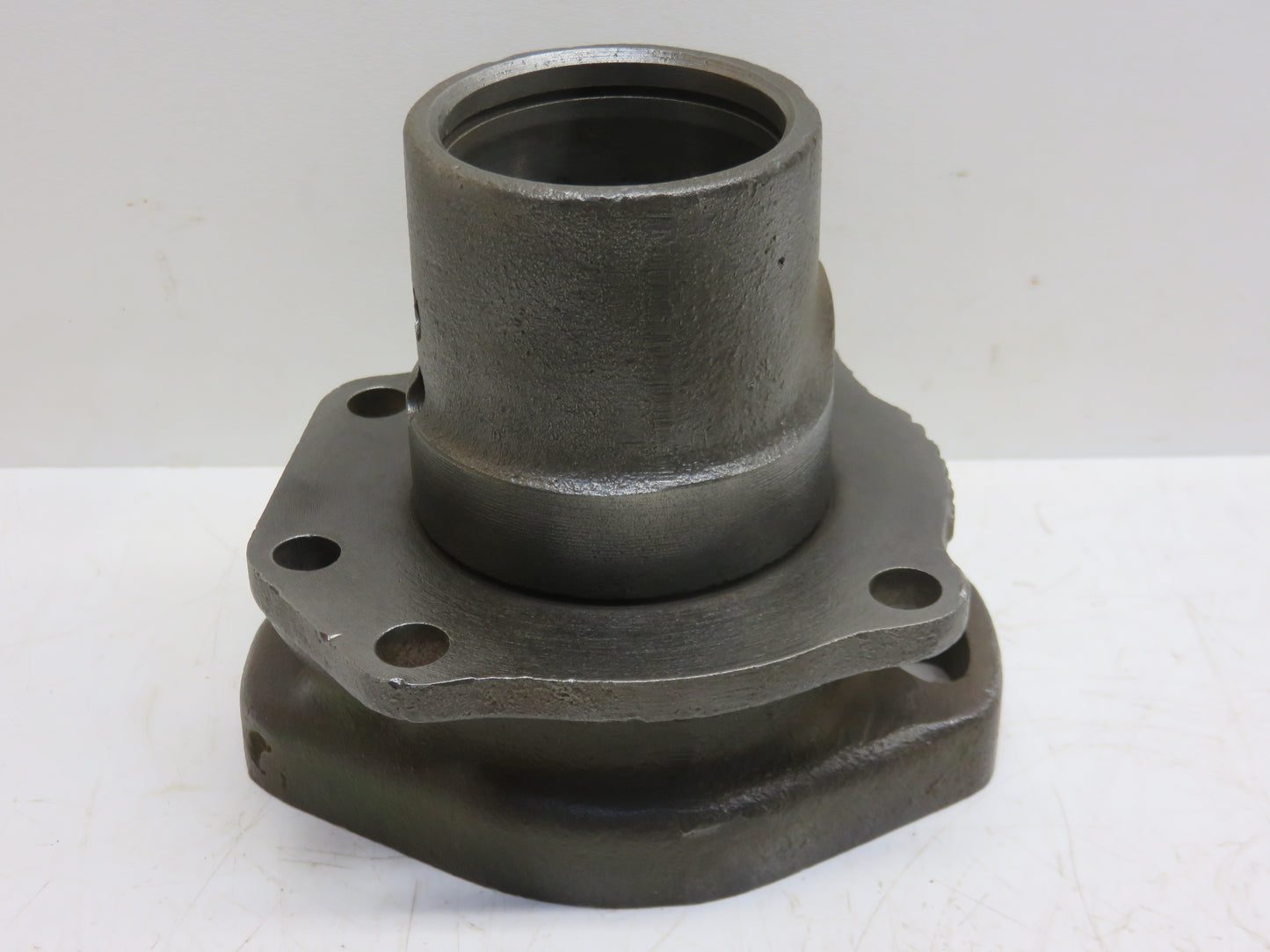 D2891R John Deere Right Hand Governor Shaft Bearing Housing For D