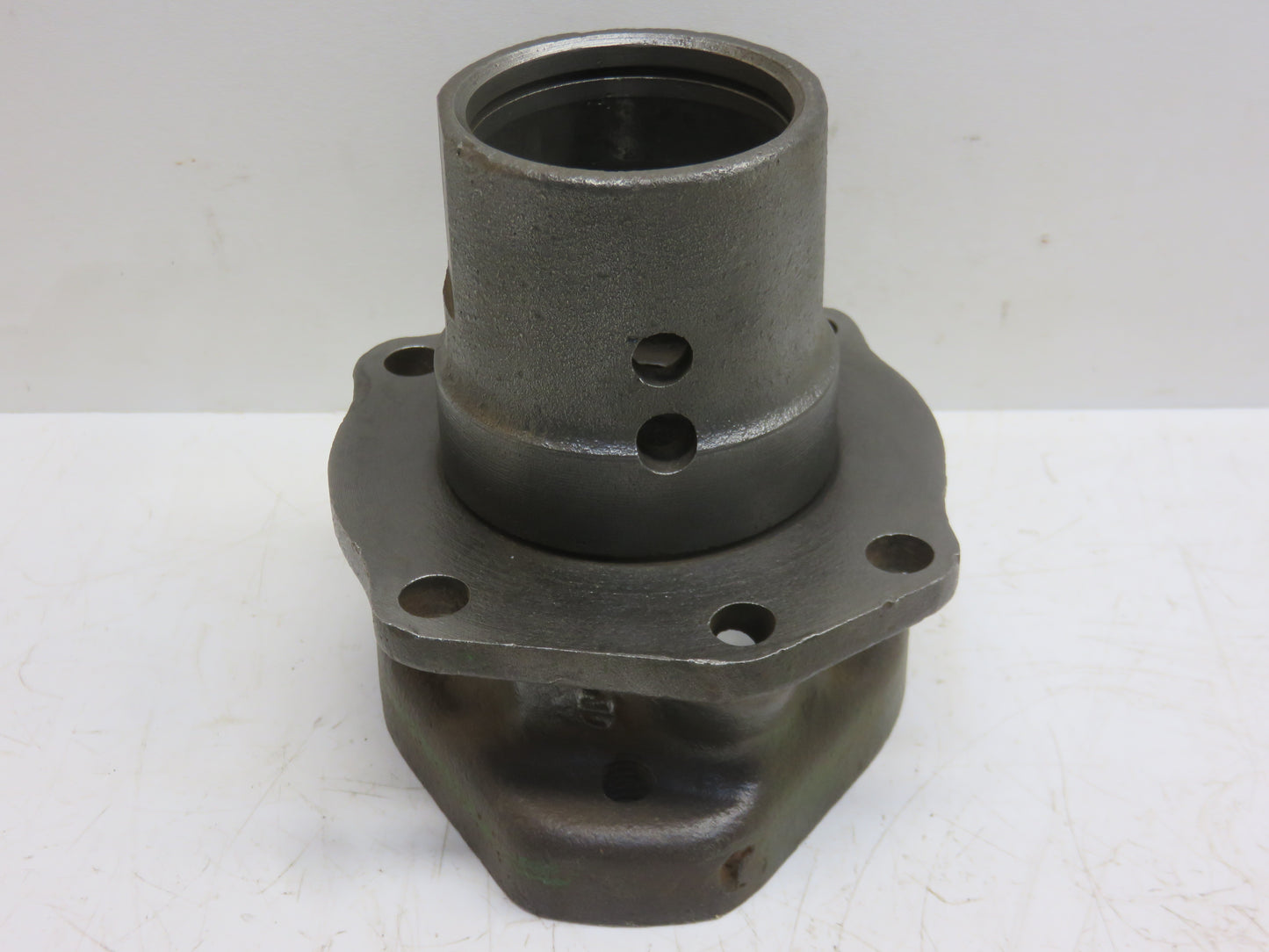 D2891R John Deere Right Hand Governor Shaft Bearing Housing For D