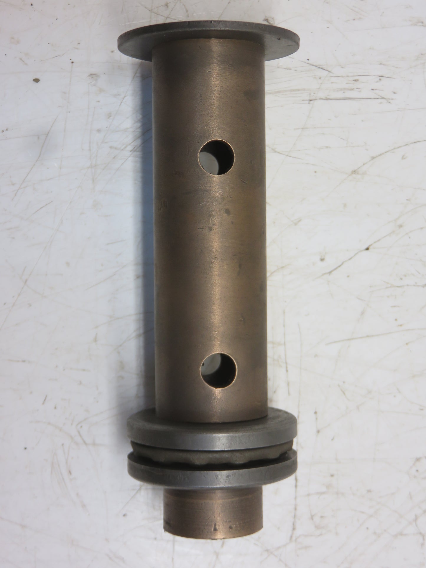 AD2820R, D1306R, D1300R John Deere Governor Shaft Sleeve With Bearing For D