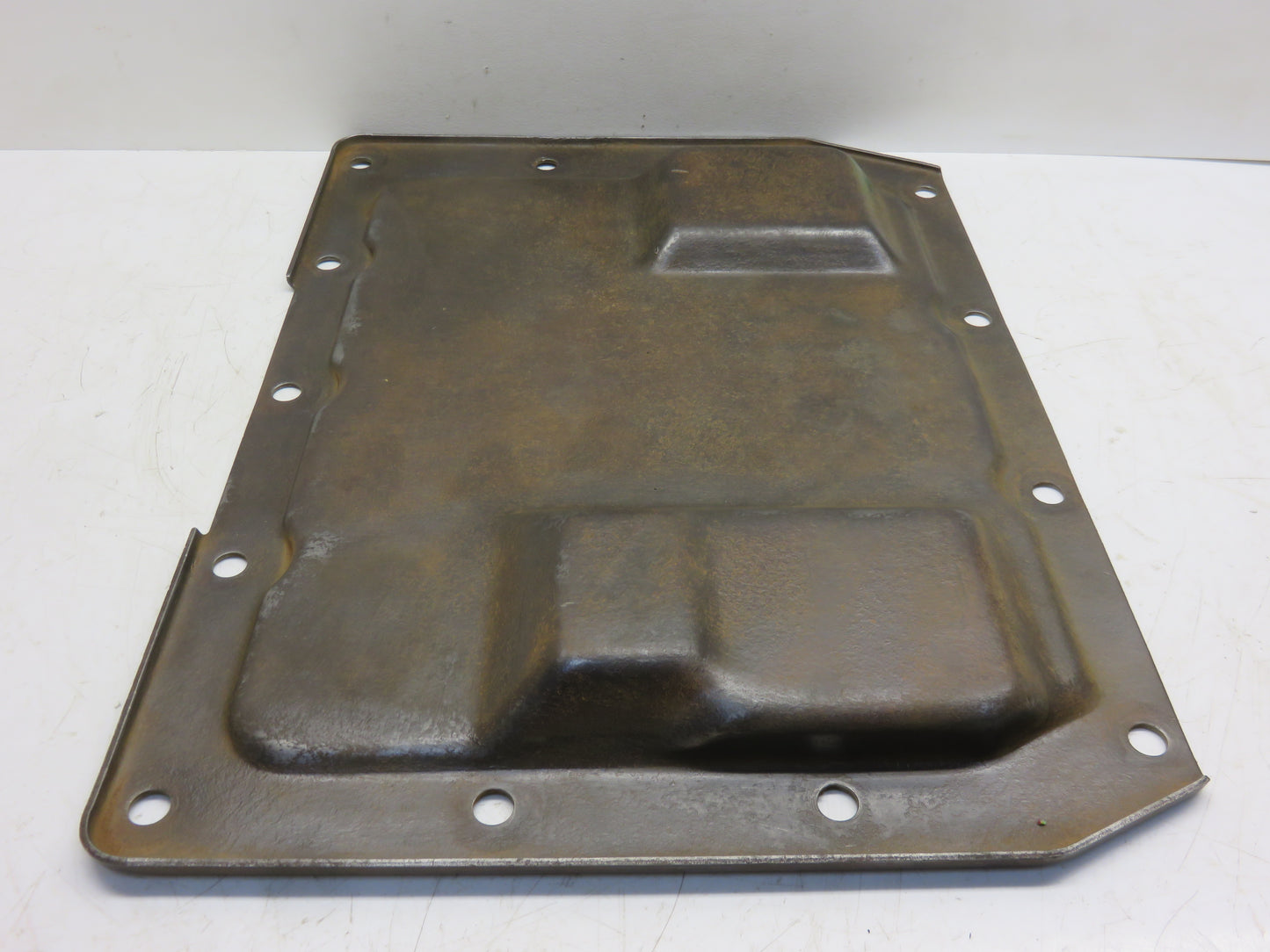 R26751 John Deere Transmission Cover For 4010
