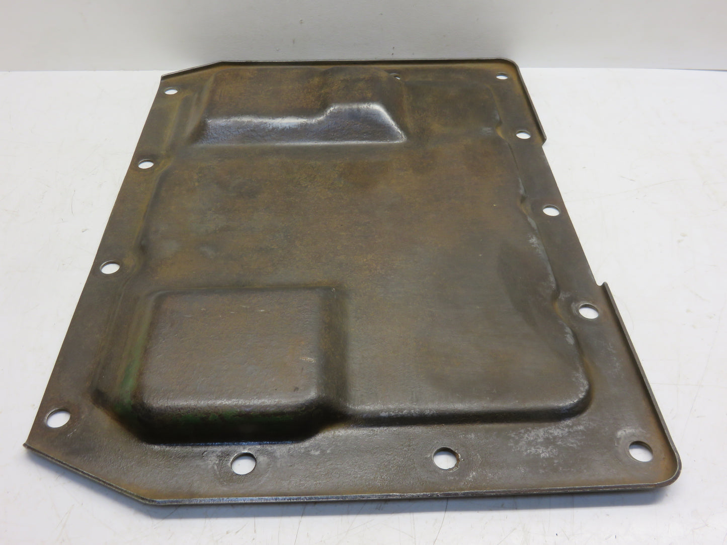 R26751 John Deere Transmission Cover For 4010
