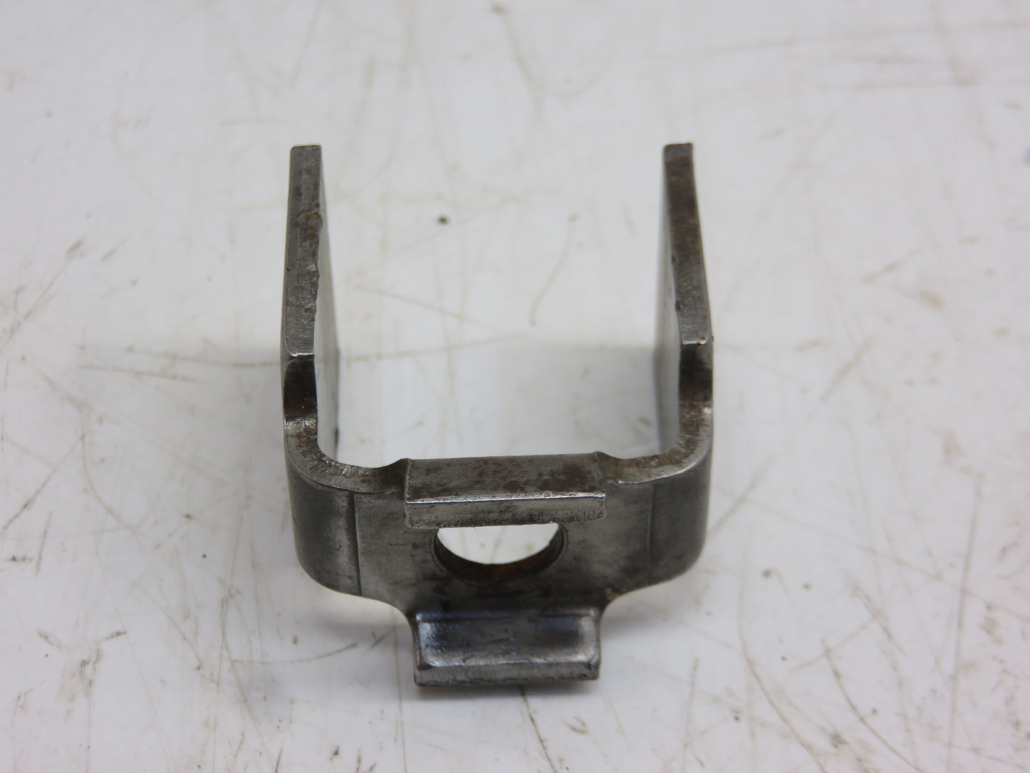 R27127, R46443 John Deere Load Control Stud Lock Plate For 2510, 3010, 4010, 2520