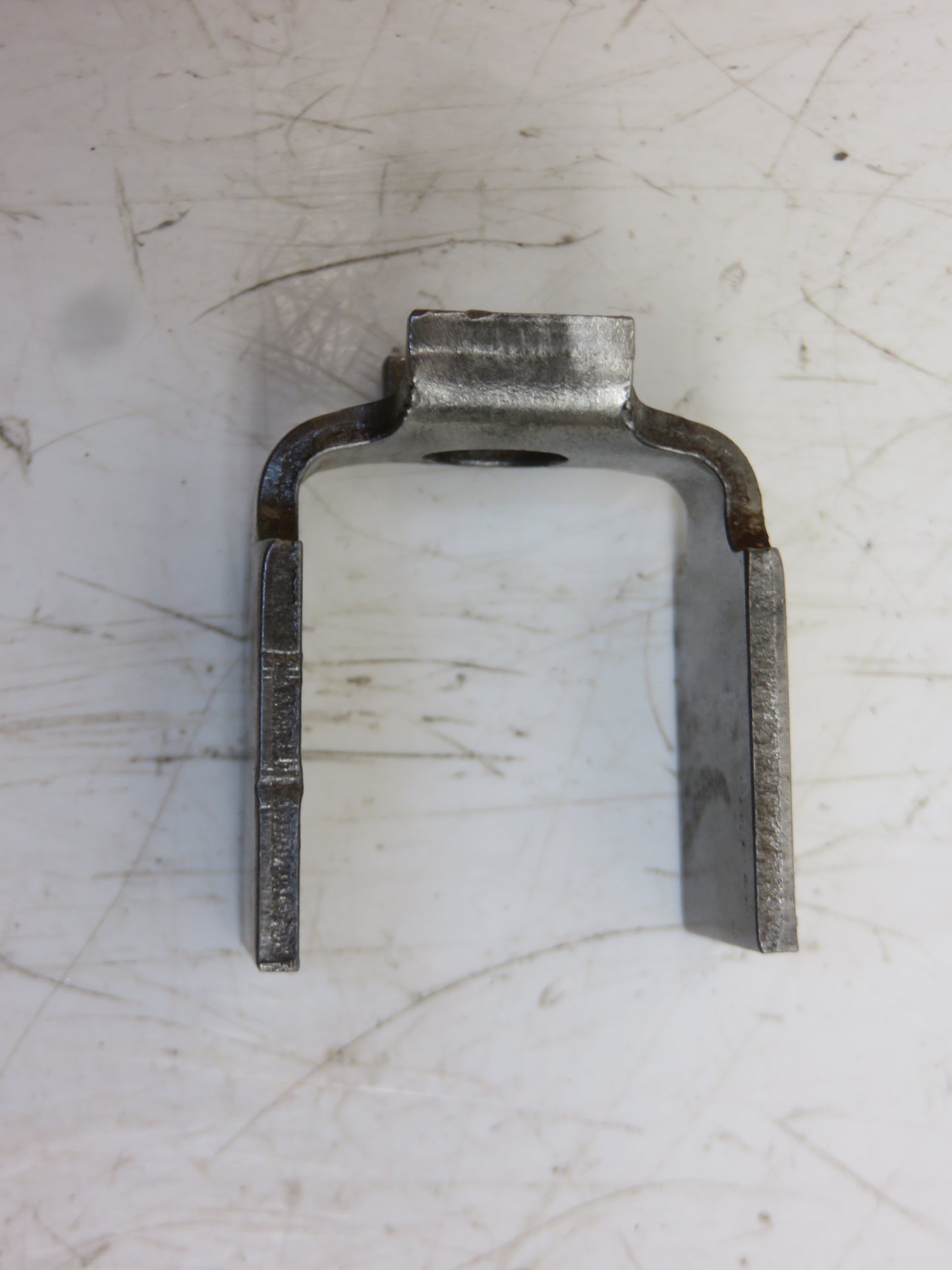 R27127, R46443 John Deere Load Control Stud Lock Plate For 2510, 3010, 4010, 2520