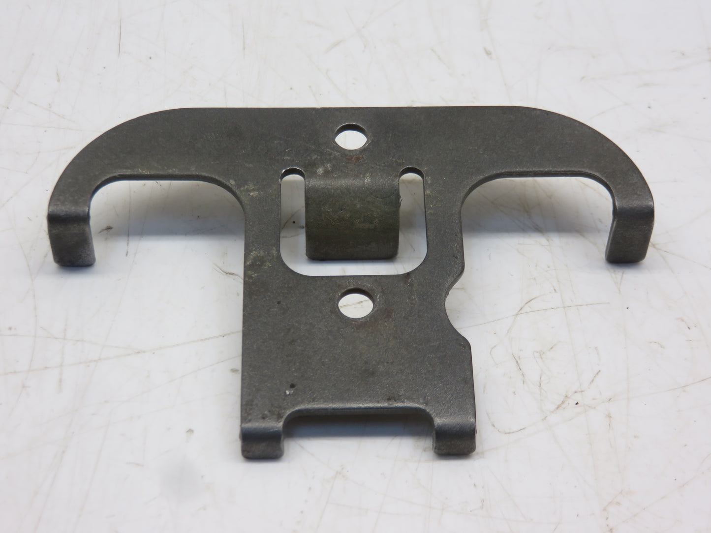 R44198 John Deere Gauge Clamp For 2520, 3020, 4000, 4020, 4320, 4520, 4620