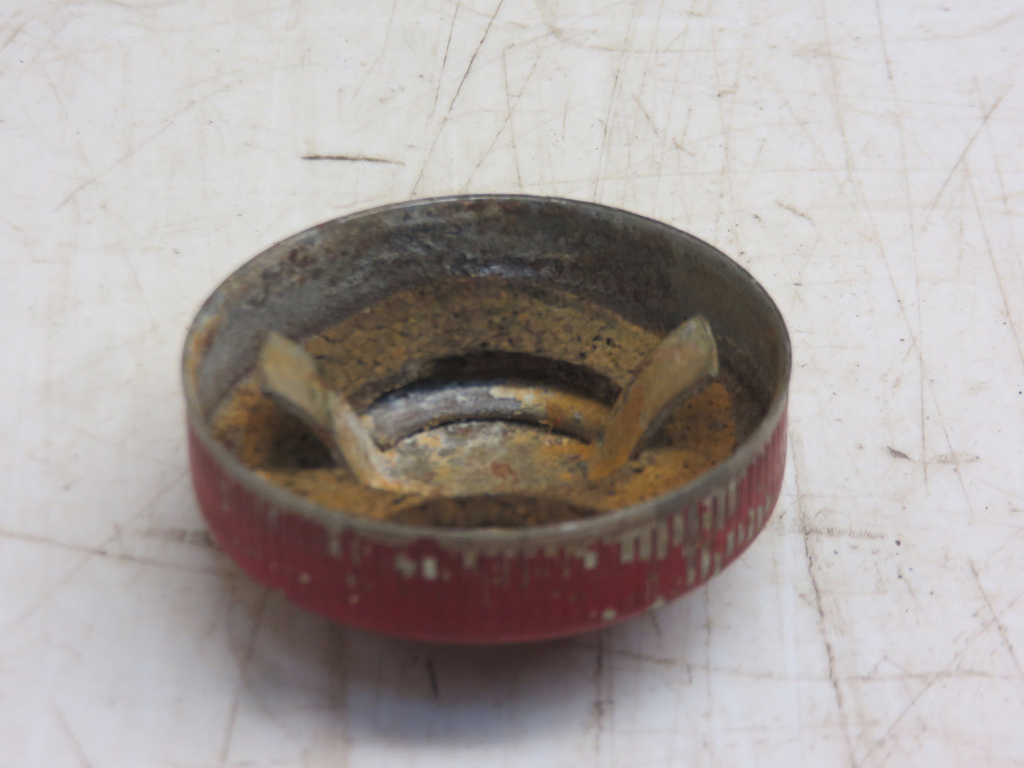 AF2155R John Deere Fuel Tank Cap For Pony Motor On 70, 80, 720, 820, 530, 630, 730, 830