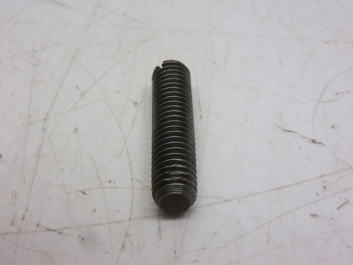 A1449R John Deere Adjusting Screw For A, AR, AO, B, BR, BO, G, H, 50, 60, 70