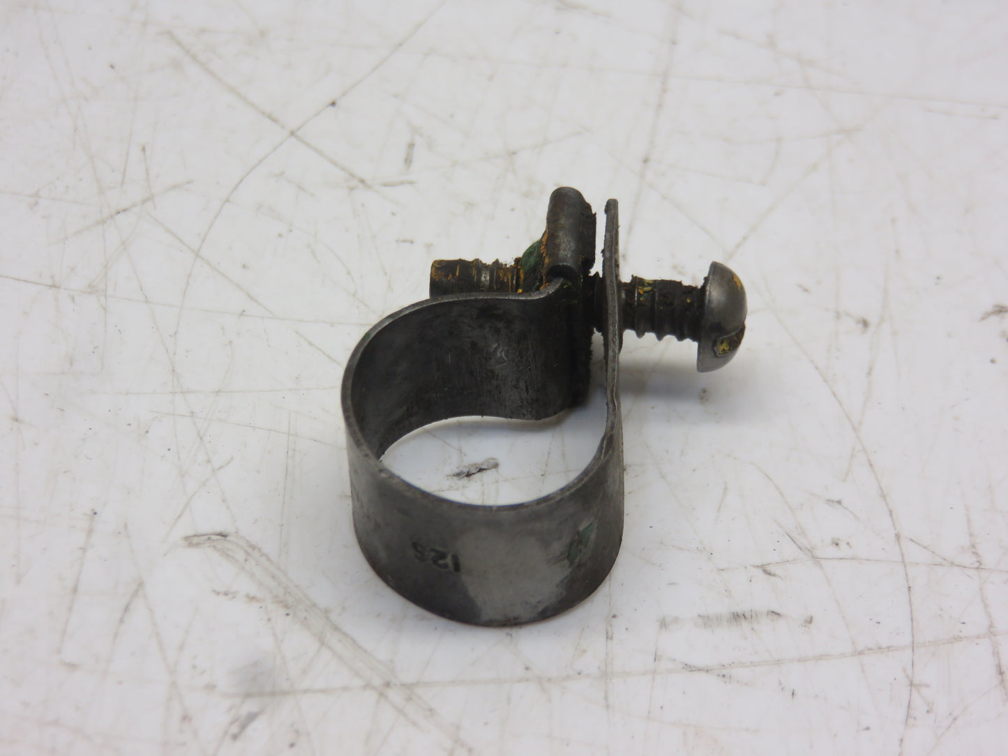 AM1120T, AM2985T John Deere Tube Clamp For M, 40, 320, 420, 330, 430, 435