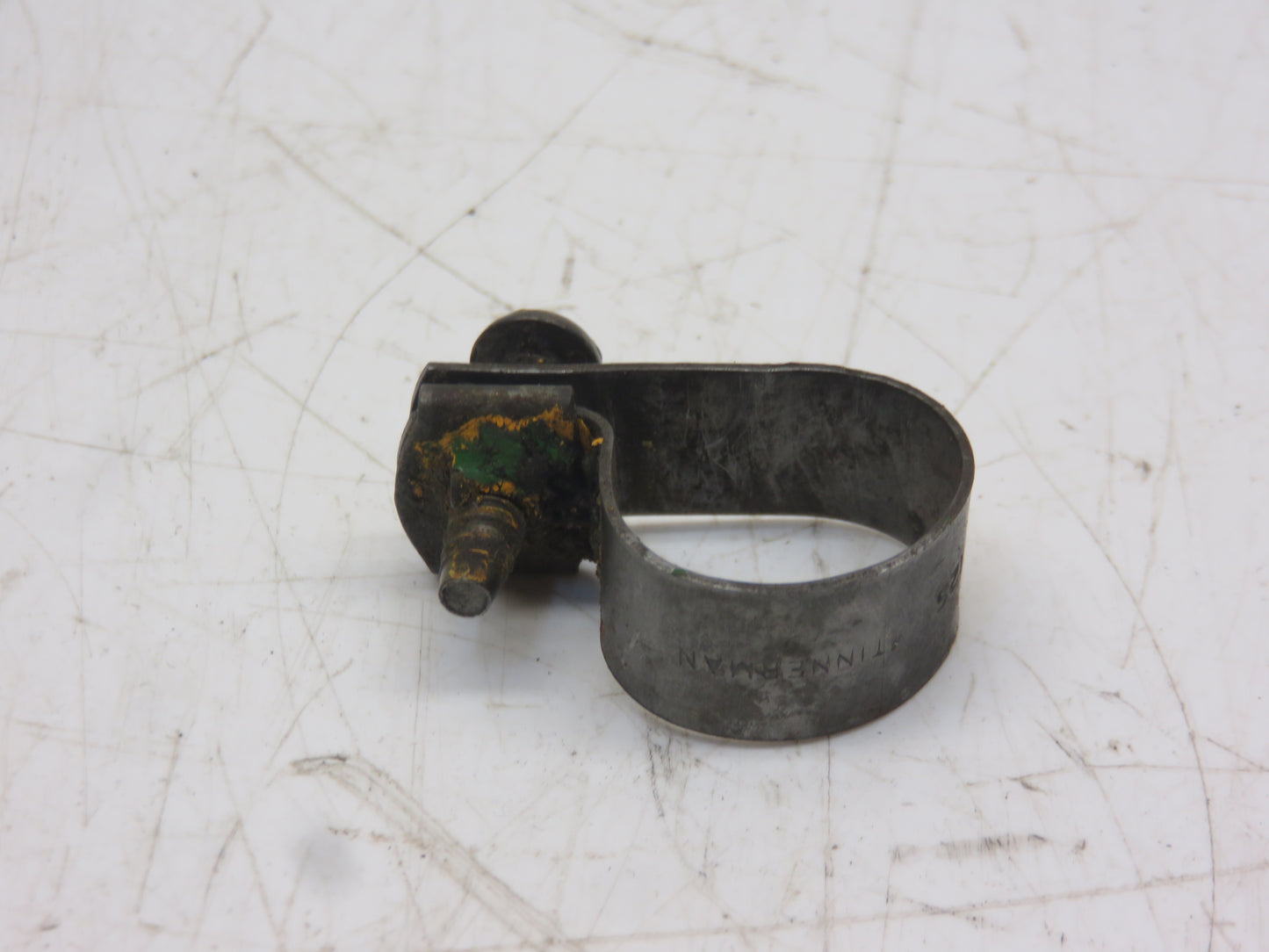 AM1120T, AM2985T John Deere Tube Clamp For M, 40, 320, 420, 330, 430, 435