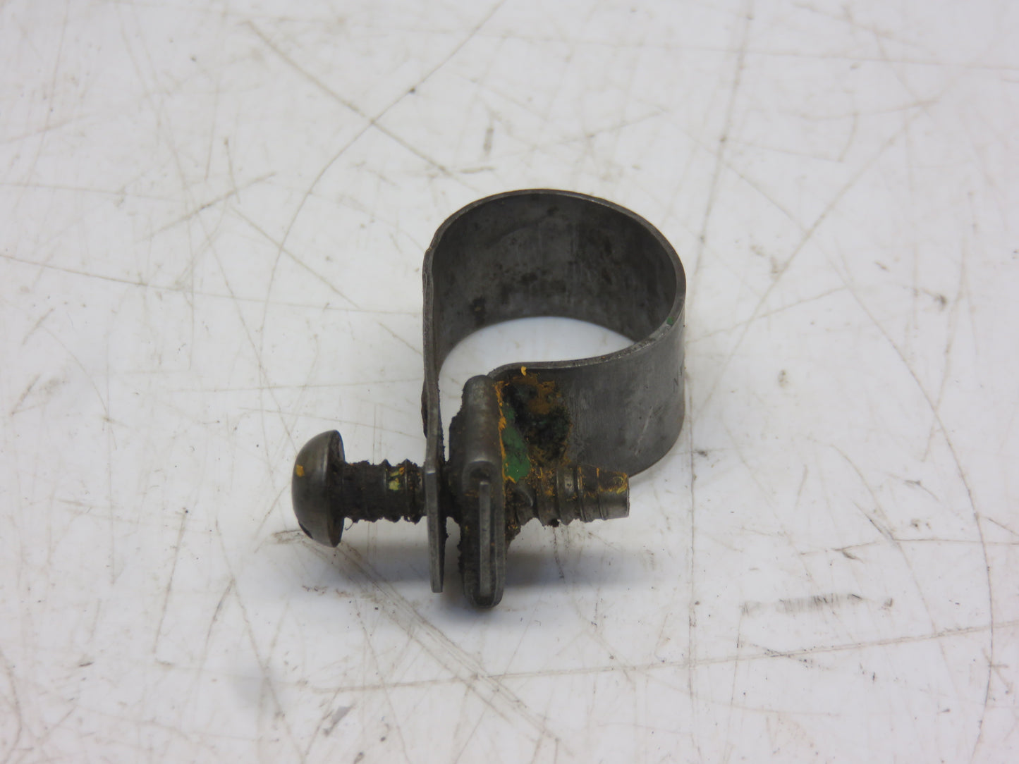 AM1120T, AM2985T John Deere Tube Clamp For M, 40, 320, 420, 330, 430, 435
