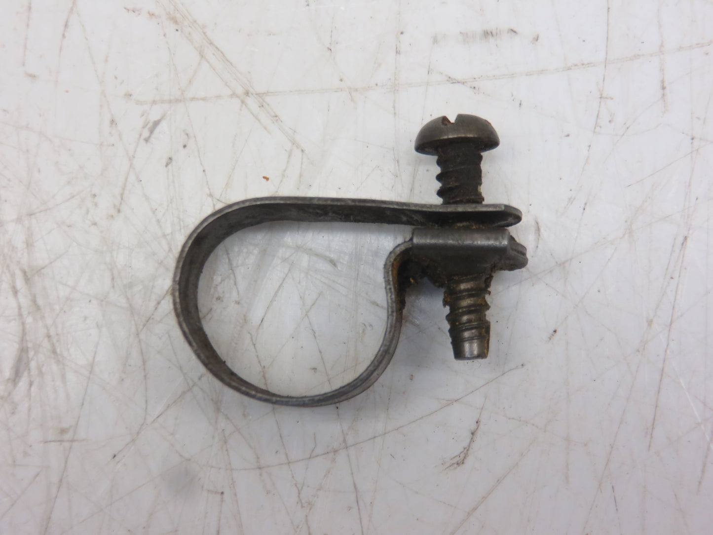 AM1120T, AM2985T John Deere Tube Clamp For M, 40, 320, 420, 330, 430, 435