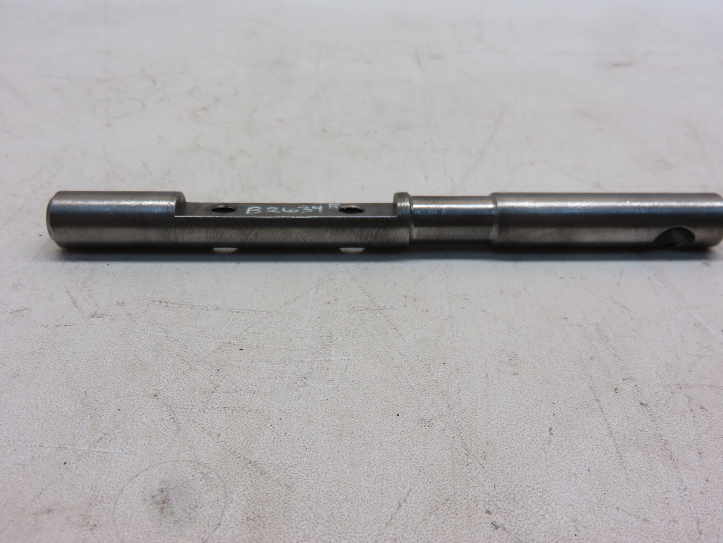 B2634R John Deere Governor Lever Shaft For B, 50, 520, 530