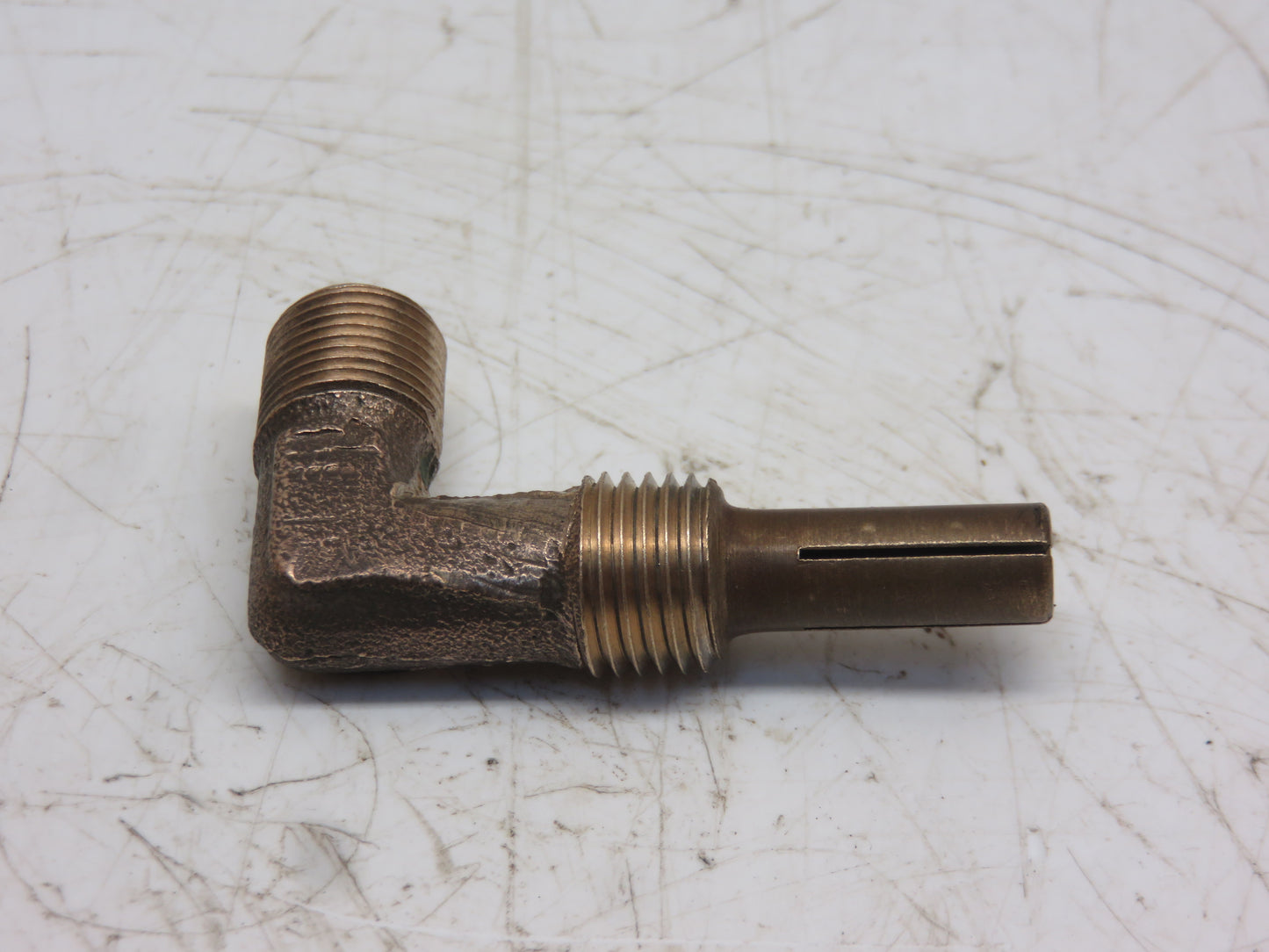 A2956R John Deere Fuel Filter Strainer Elbow For A, B, D, G, H, R, 50, 60, 70