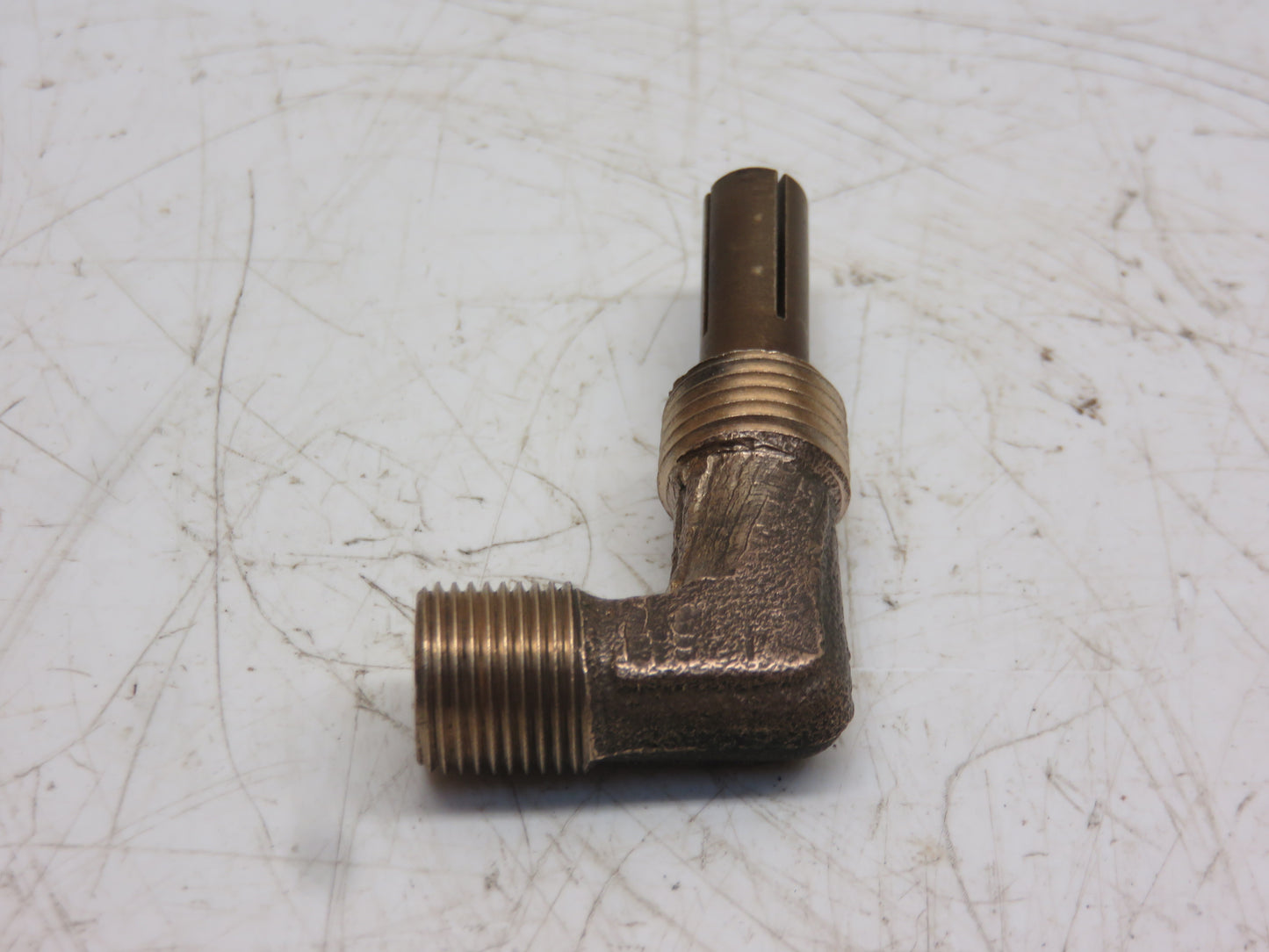 A2956R John Deere Fuel Filter Strainer Elbow For A, B, D, G, H, R, 50, 60, 70