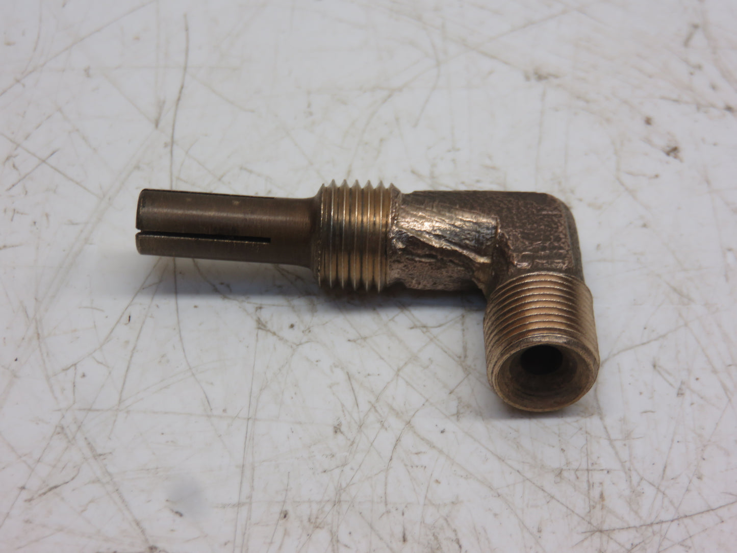 A2956R John Deere Fuel Filter Strainer Elbow For A, B, D, G, H, R, 50, 60, 70