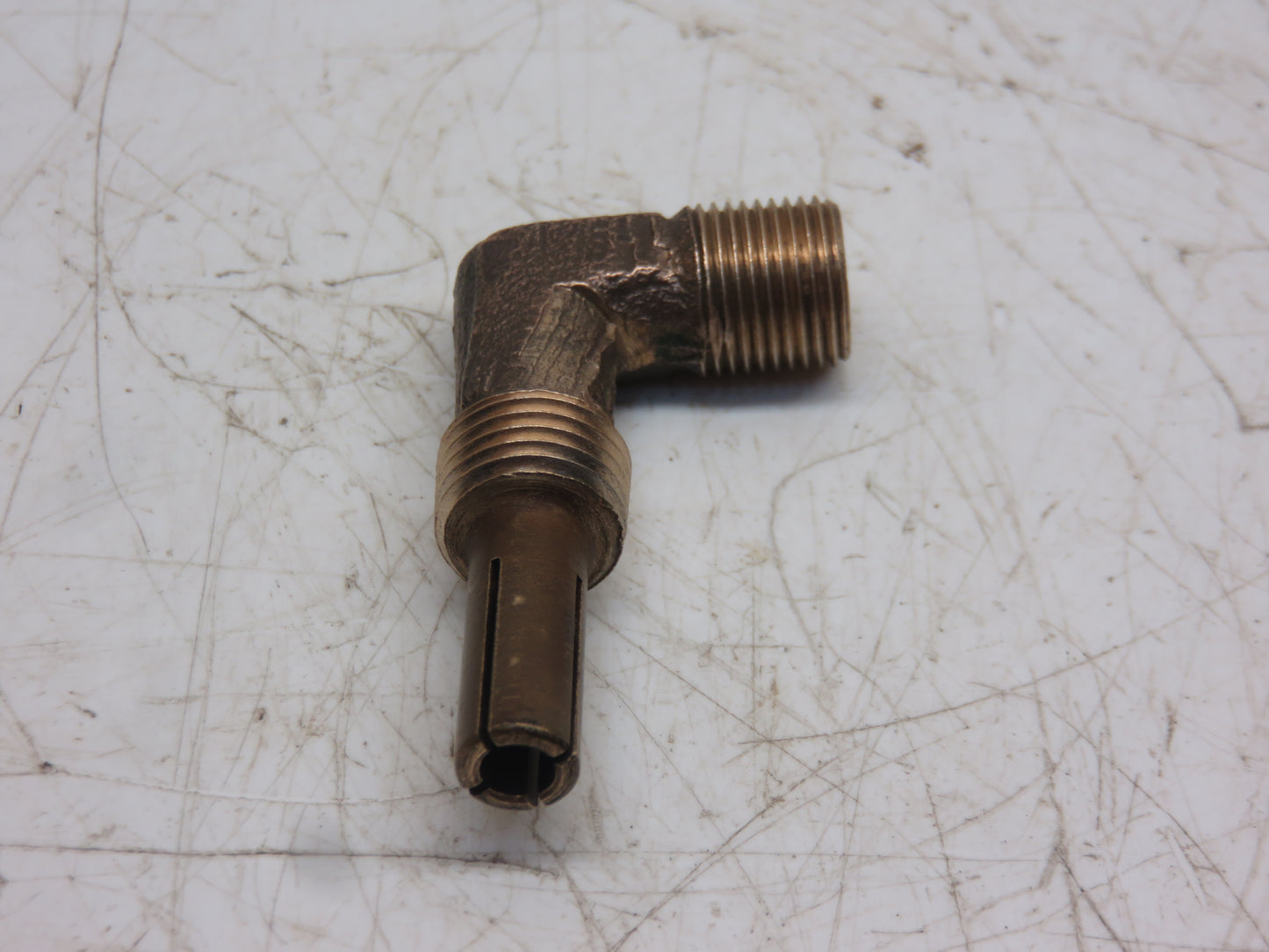 A2956R John Deere Fuel Filter Strainer Elbow For A, B, D, G, H, R, 50, 60, 70