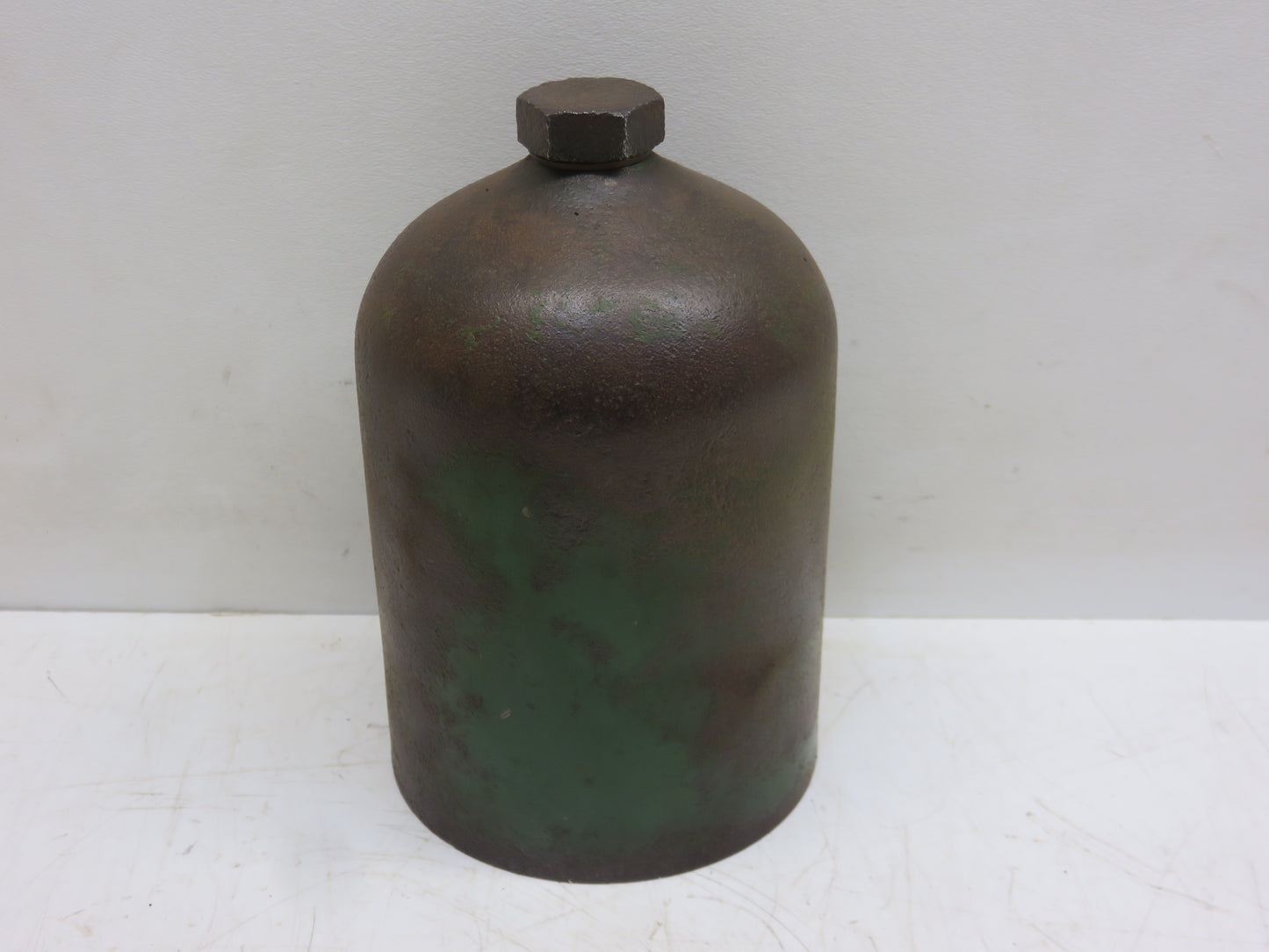 AM236T, AM738T John Deere Oil Filter Canister For M, 40, 420, 430, 1010