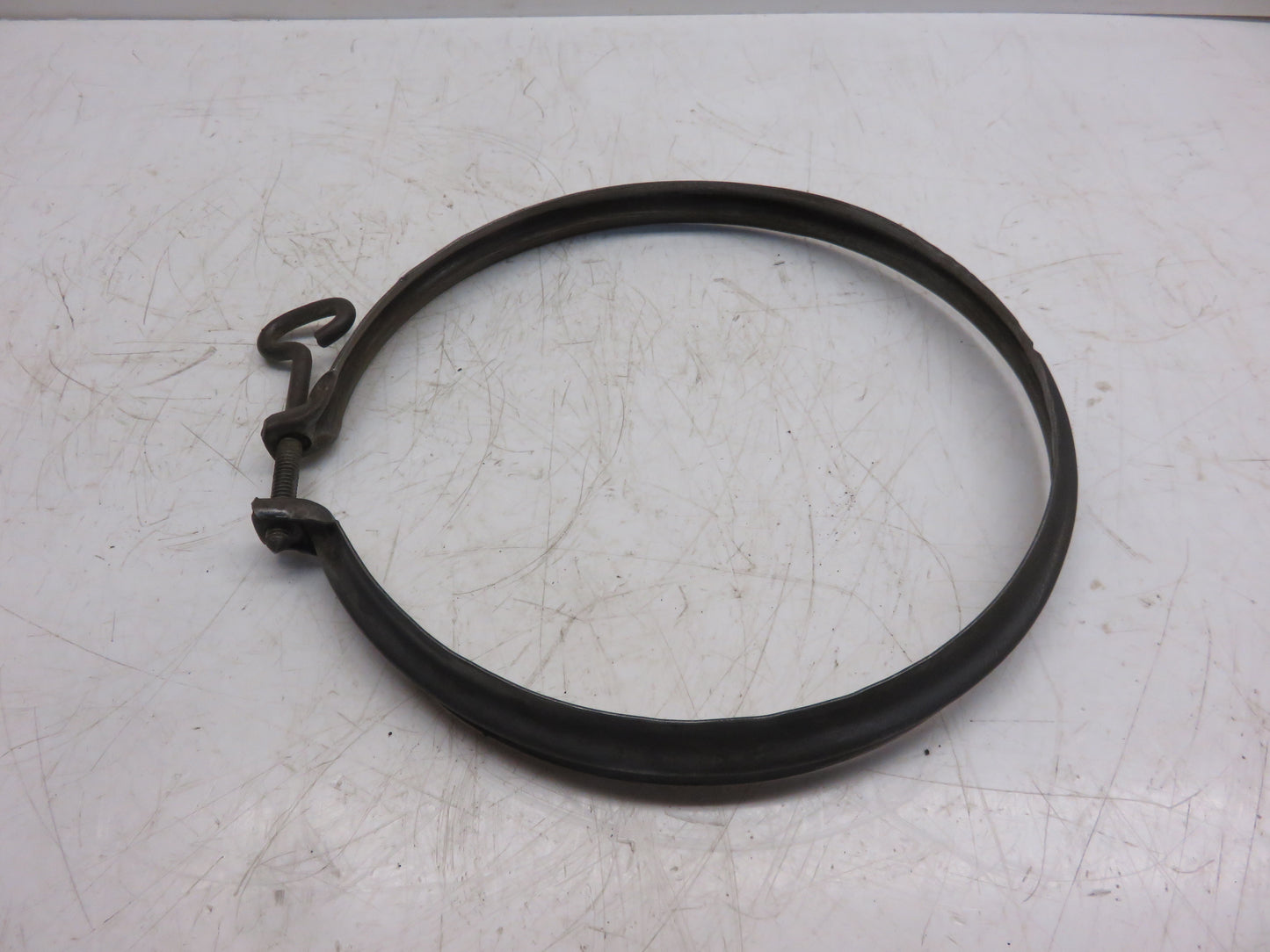 AF740R, AR30574R, AR34700 John Deere Air Cleaner Oil Cup Clamp For G, 70, 720, 730