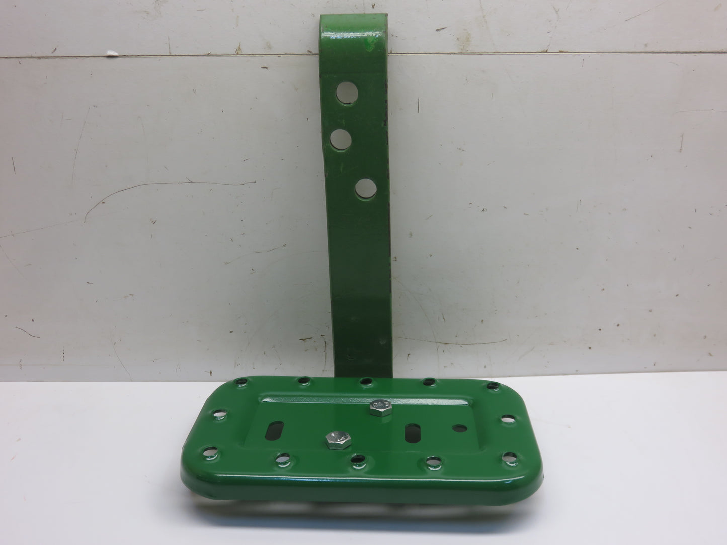F3196R John Deere Standard Front Step Bracket For 620, 720, 630, 730