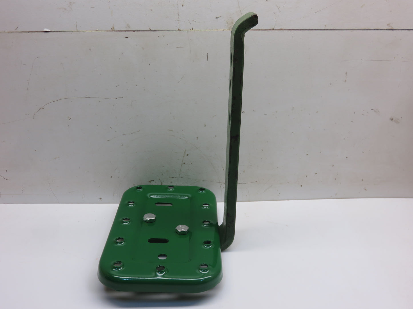 F3196R John Deere Standard Front Step Bracket For 620, 720, 630, 730