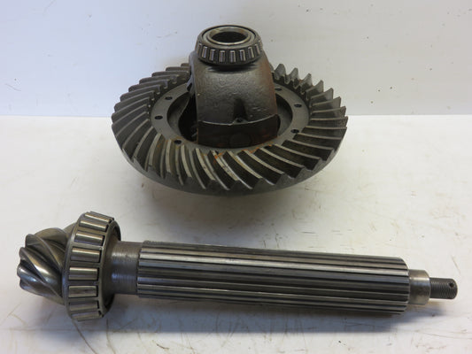 AT16794 John Deere Differential With Ring Gear And Pinion Shaft For 1010