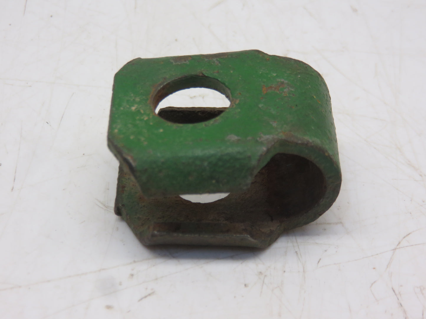 M1482T John Deere Light Clamp For M, 40, 320, 420, 330, 430, 435, 1010, 3010, 3020