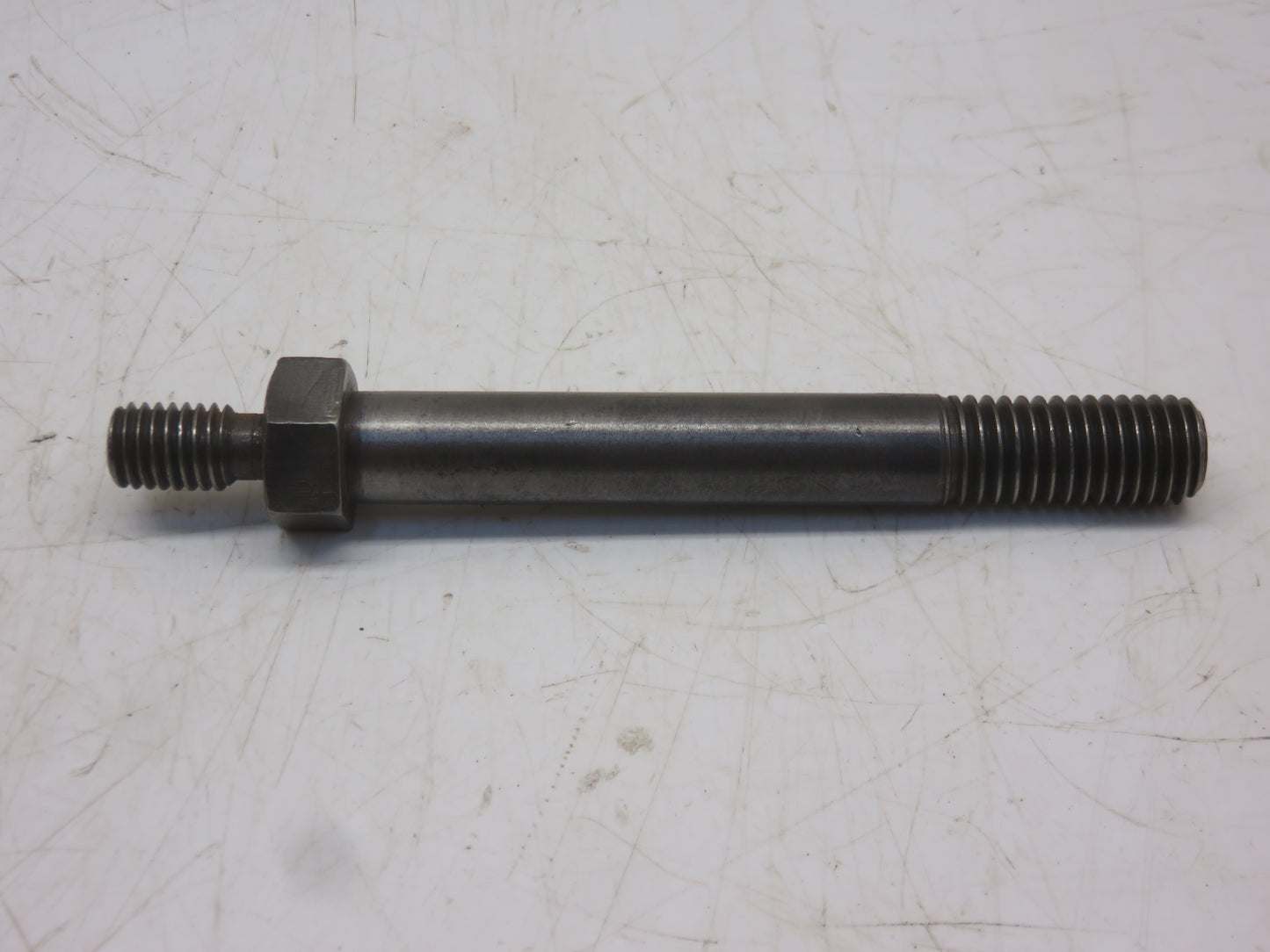 AA5366R John Deere Rocker Arm Bracket Stud For 60