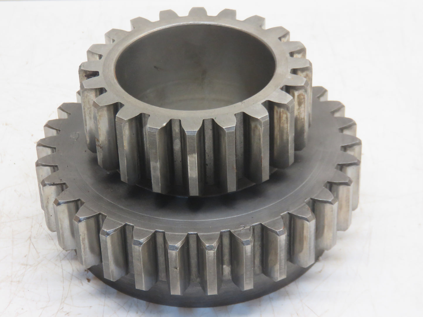 R26793 John Deere Differential Shaft PTO Idler Gear For 4010