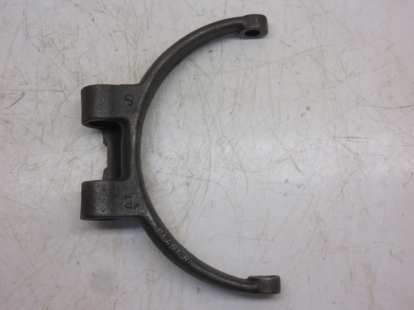 R1466R John Deere Clutch Fork For R, 80, 820, 830