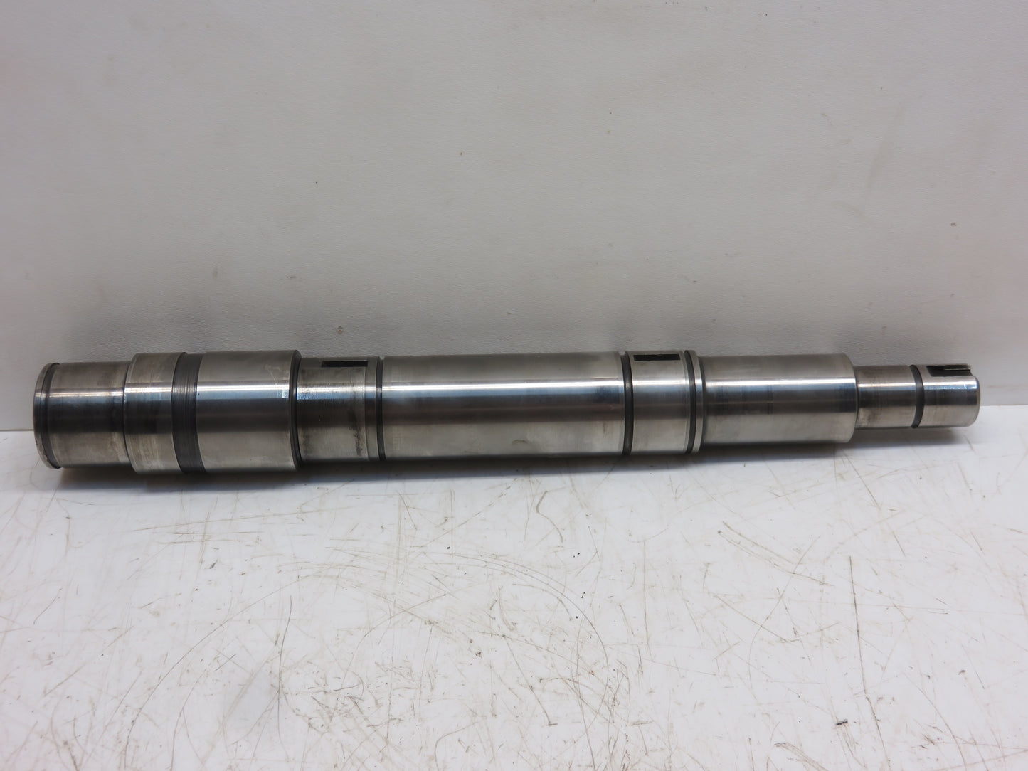 R33384 John Deere Synchro Transmission Drive Shaft For 4000, 4020