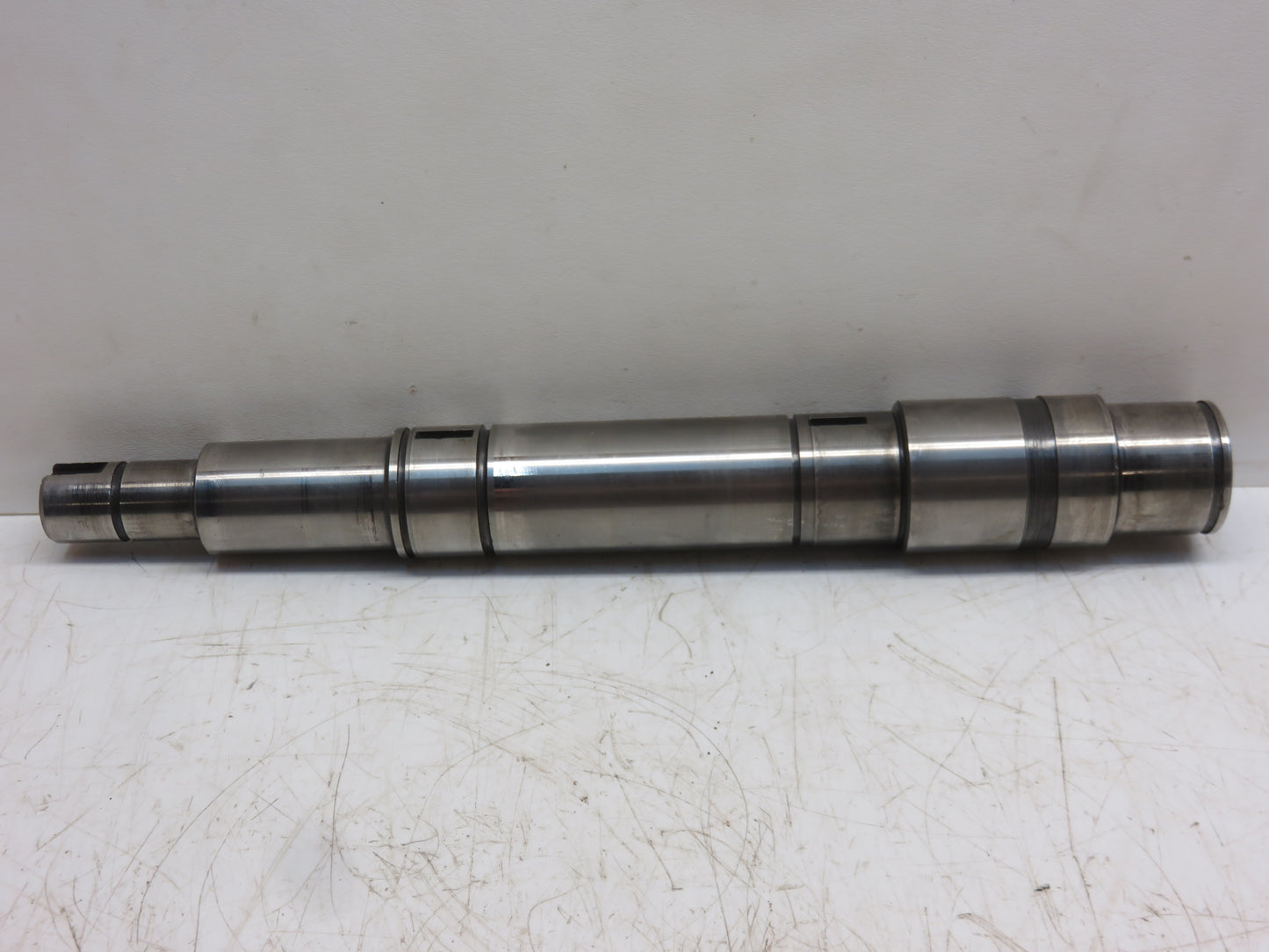 R33384 John Deere Synchro Transmission Drive Shaft For 4000, 4020