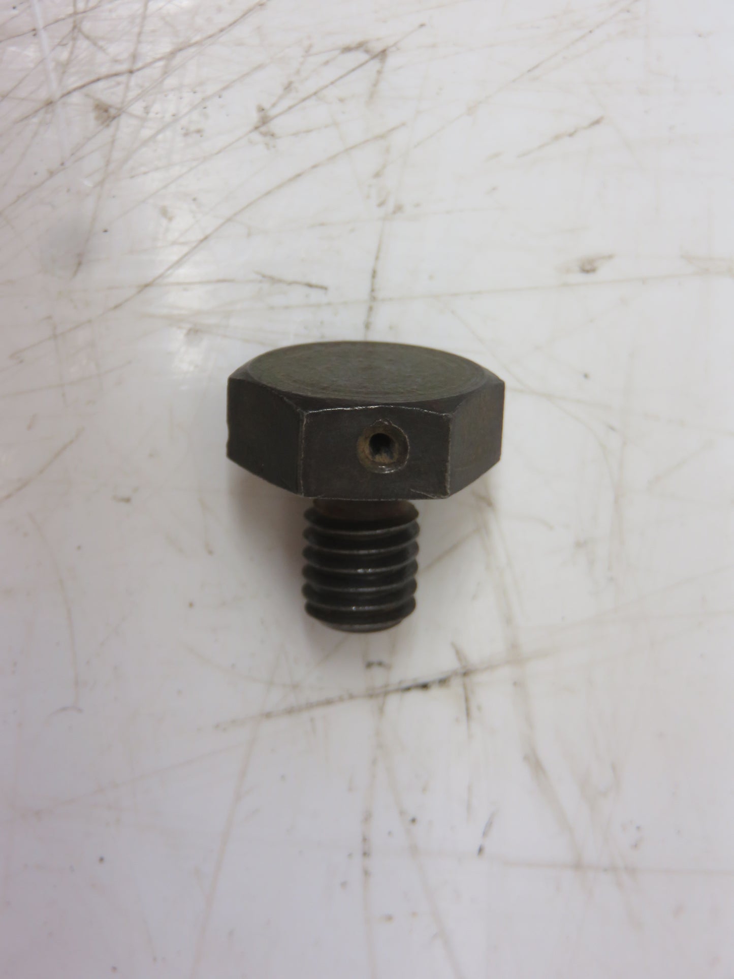 R28055 John Deere Hydraulic Pump Drive Bolt For 3010, 4010, 5010