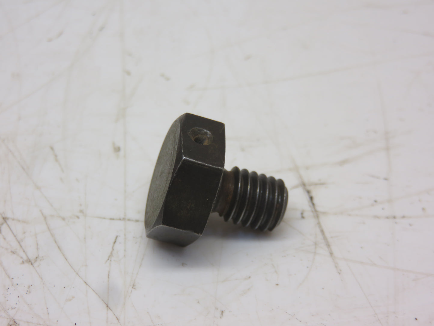 R28055 John Deere Hydraulic Pump Drive Bolt For 3010, 4010, 5010