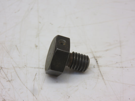 R28055 John Deere Hydraulic Pump Drive Bolt For 3010, 4010, 5010